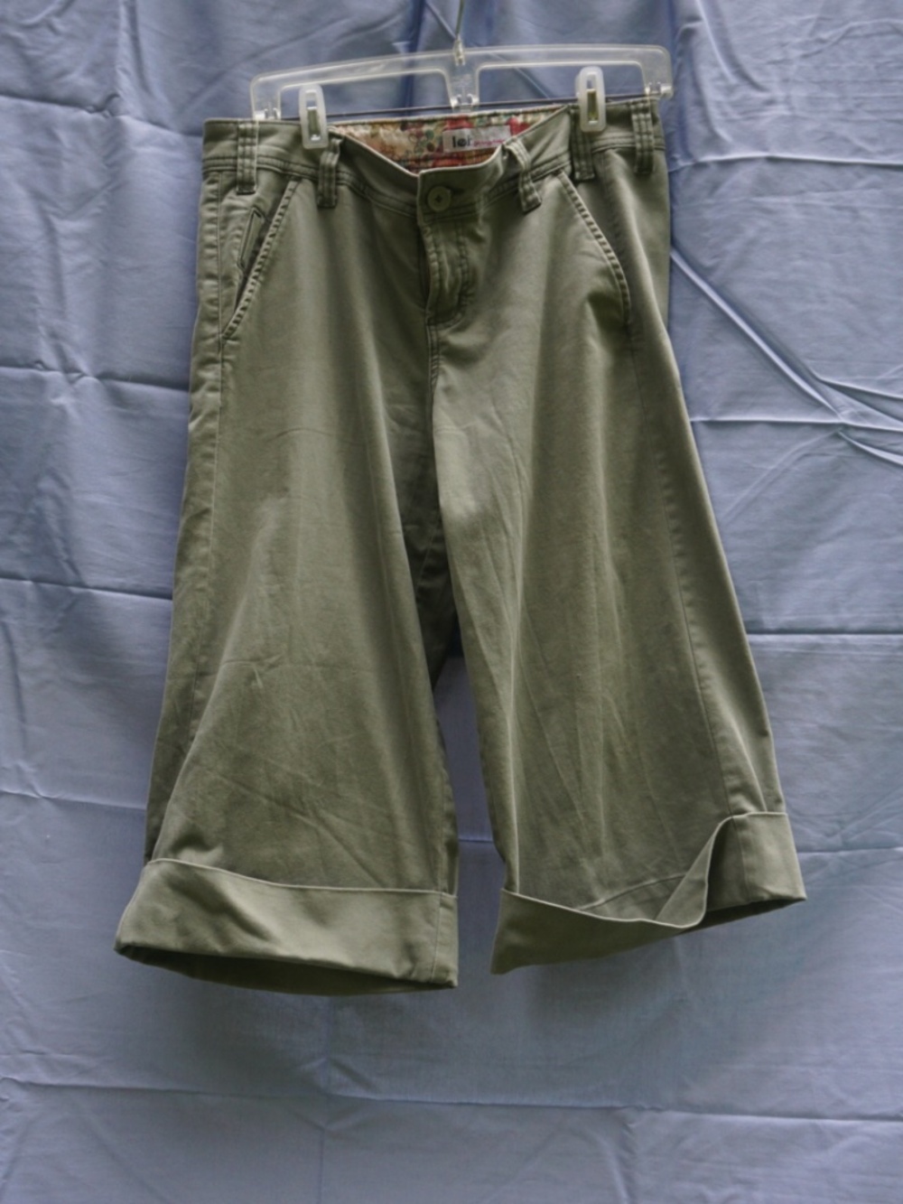 Unionbay Juniors Green Capris